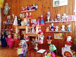 Выставка "Мир кукол"